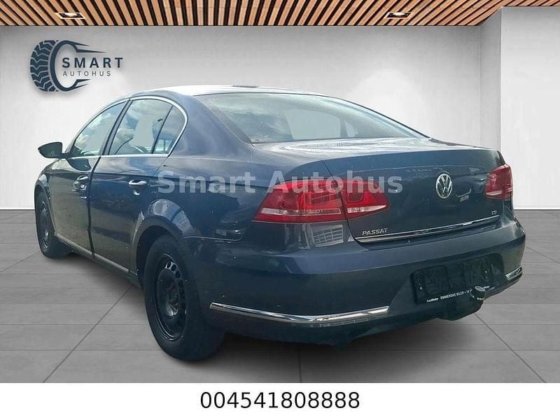 Second-hand VW Passat Comfortline 122 CP (89 kW) 2012 Gri Berlinǎ