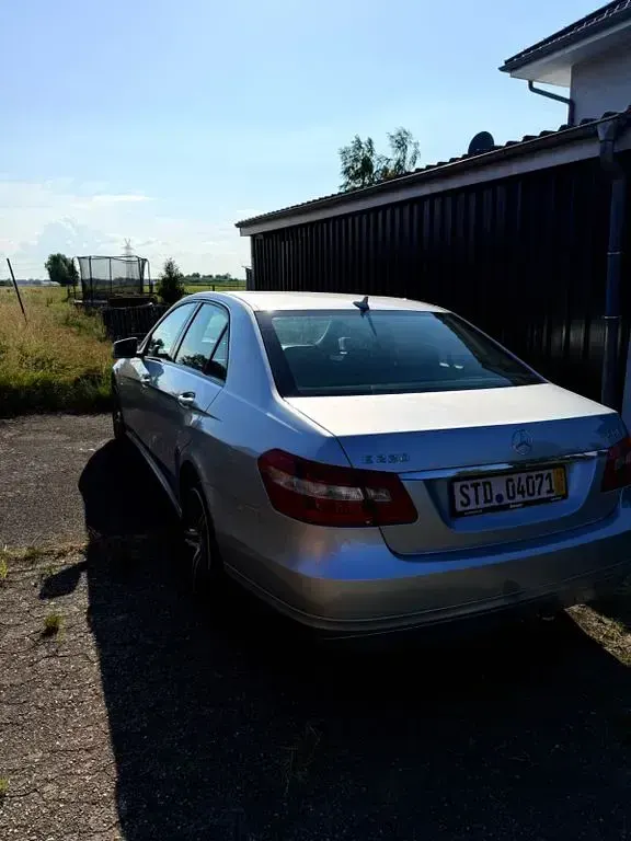 Gebraucht Mercedes E220 170 PS (125 kW) 2009 Silber Limousine