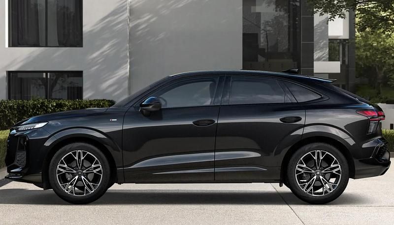 Neu Audi Q3 Sportback Advanced 150 PS (110 kW) 2025 Mythosschwarz metallic SUV