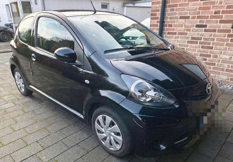 Gebraucht Toyota Aygo Cool 68 PS (50 kW) 2012 Schwarz Kleinwagen