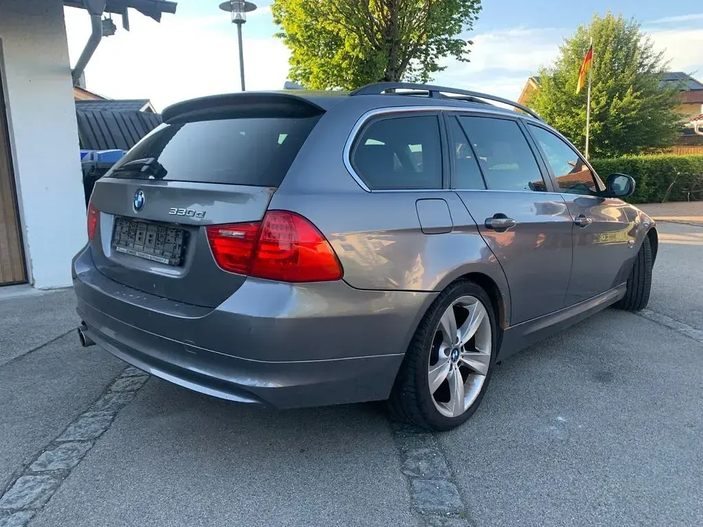Gebraucht BMW 330 245 PS (180 kW) 2008 Grau Kombi