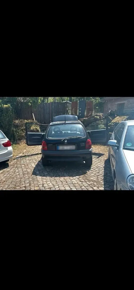 Gebraucht Opel Corsa 75 PS (55 kW) 1998 Schwarz Kleinwagen