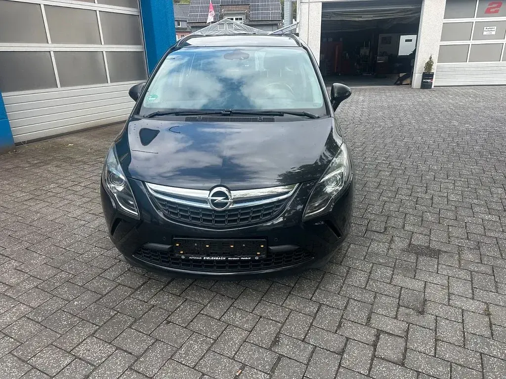 Gebraucht Opel Zafira Tourer Edition 165 PS (121 kW) 2013 Van / Kleinbus