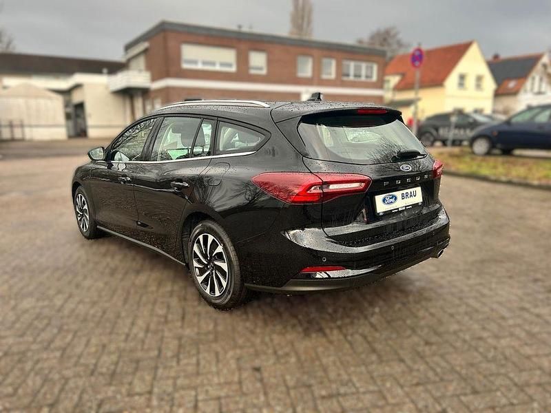 Neu Ford Focus Titanium 116 PS (85 kW) 2025 Schwarz Limousine