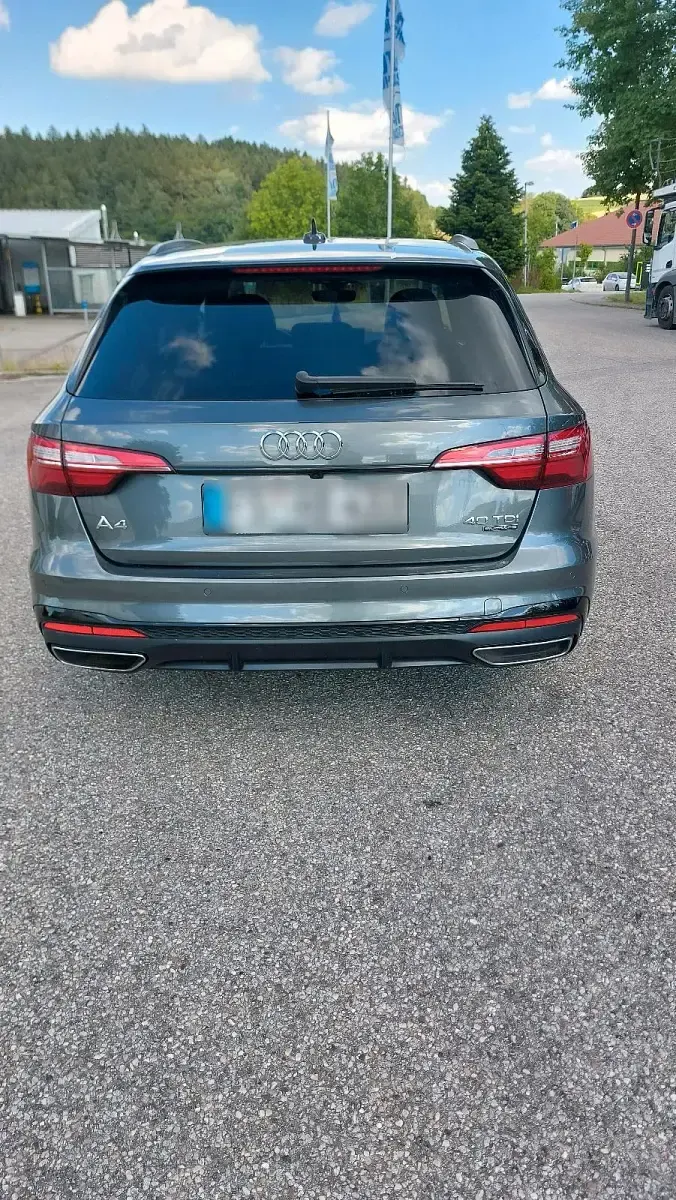 Gebraucht Audi A4 S-Line 204 PS (150 kW) 2023 Grau Kombi