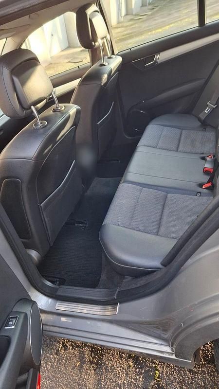 Gebraucht Mercedes C180 156 PS (114 kW) 2009 Grau Kombi