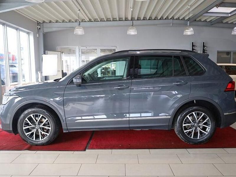 Gebraucht VW Tiguan Life 186 PS (136 kW) 2022 Grau SUV