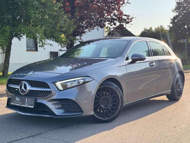 Grau Gebraucht 2019 Mercedes A220 Progressive Kleinwagen | 21.666 € (Fairer Preis) - Bild 1/4
