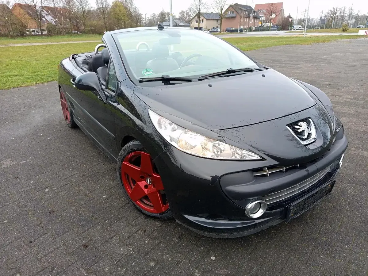 Gebraucht Peugeot 207 CC 115 PS (84 kW) 2007 Schwarz Cabrio