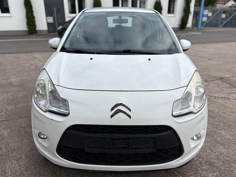 Weiß Gebraucht 2011 Citroën C3 Attraction Kleinwagen | 2.999 € (Etwas zu teuer) - Bild 1/4