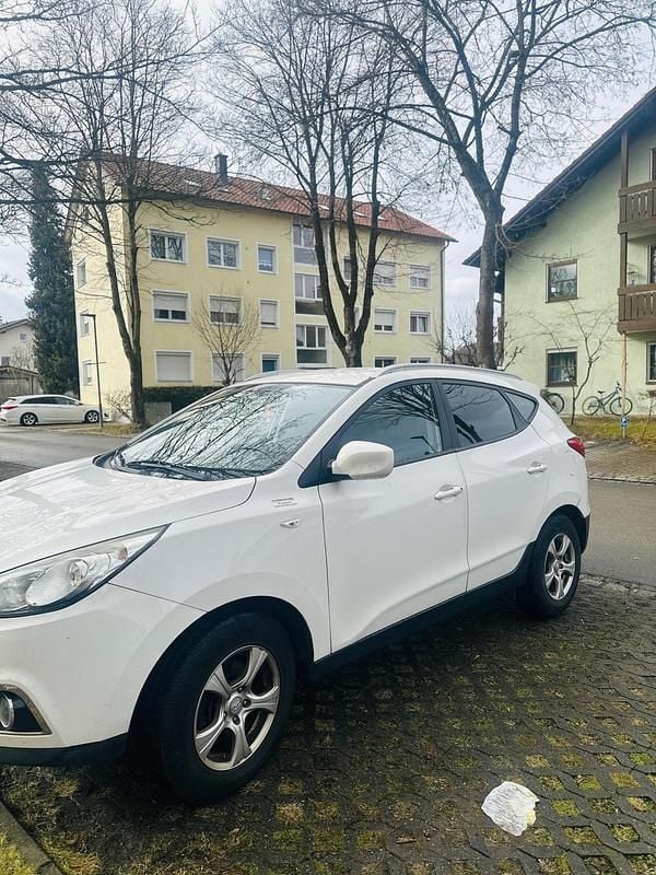 Gebraucht Hyundai Tucson 115 PS (84 kW) 2013 Weiß SUV