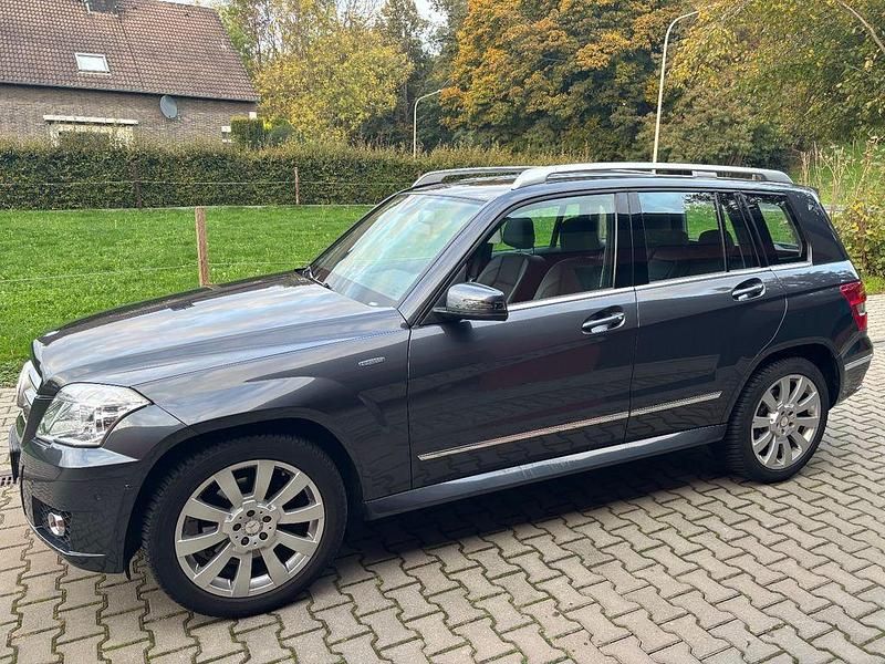 Grau Gebraucht 2009 Mercedes GLK220 SUV | 7.000 € (Superpreis) - Bild 1/4