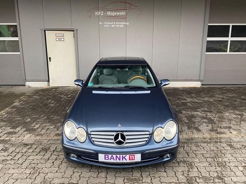 Gebraucht Mercedes CLK500 306 PS (225 kW) 2003 Blau Coupé