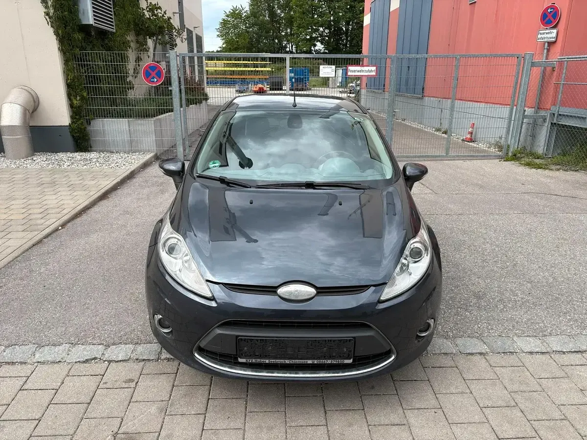 Gebraucht Ford Fiesta 97 PS (71 kW) 2009 Blau Kleinwagen