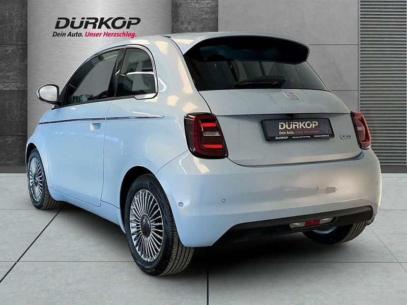 Gebraucht Fiat 500e Tech 69 kW (95 PS) 2023 Himmel blau Kleinwagen