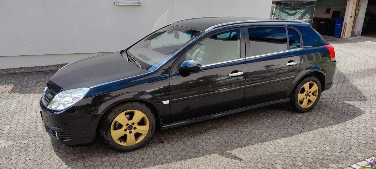 Gebraucht Opel Signum 150 PS (110 kW) 2008 Schwarz Kleinwagen