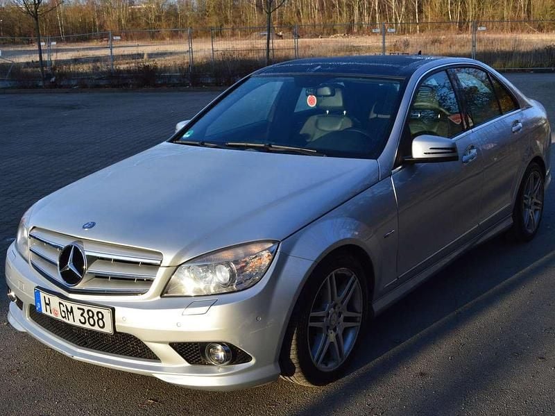 Gebraucht Mercedes C200 Avantgarde 184 PS (135 kW) 2010 Silber Limousine