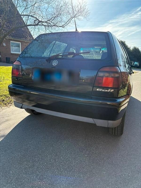 Gebraucht VW Golf III 60 PS (44 kW) 1997 Schwarz Kleinwagen