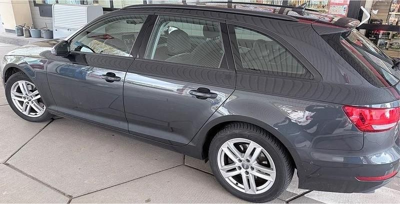 Gebraucht Audi A4 150 PS (110 kW) 2016 Andere farben Kombi