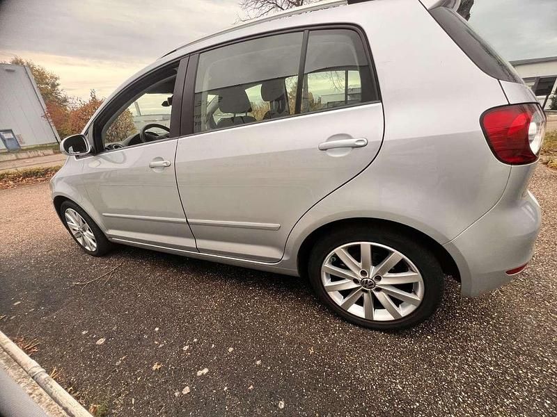 Gebraucht VW Golf VI Highline 122 PS (89 kW) 2009 Reflexsilber Kleinwagen