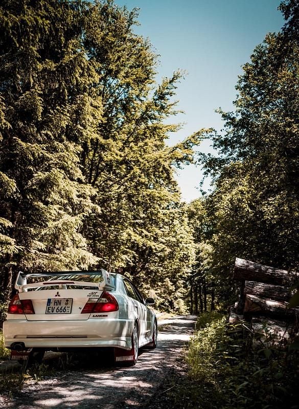 Second-hand Mitsubishi Lancer 280 CP (205 kW) 2000 Alb Berlinǎ