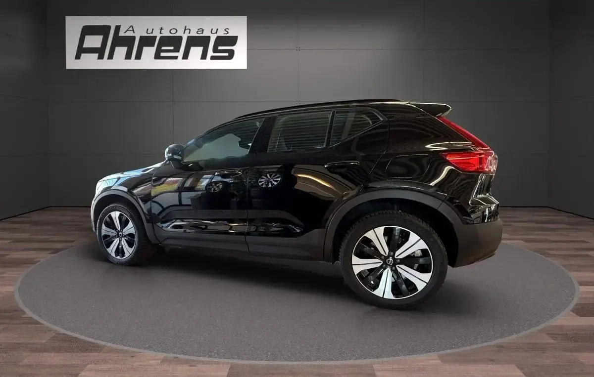 Gebraucht Volvo XC40 Core 169 kW (231 PS) 2023 Schwarz SUV