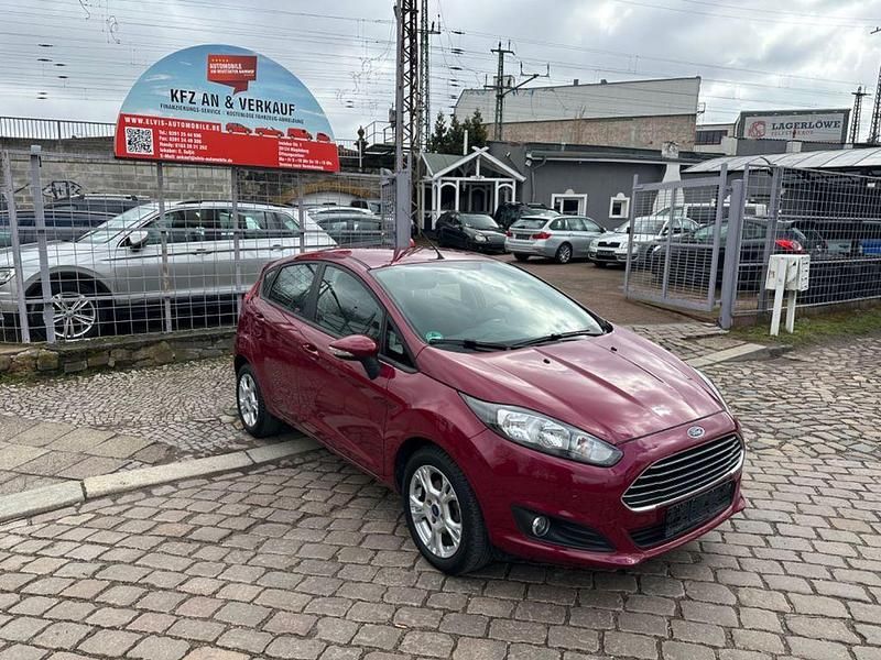 Gebraucht Ford Fiesta Trend 82 PS (60 kW) 2013 Rot Kleinwagen