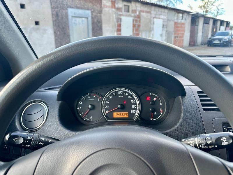 Gebraucht Suzuki Swift 92 PS (67 kW) 2007 Rot Kleinwagen