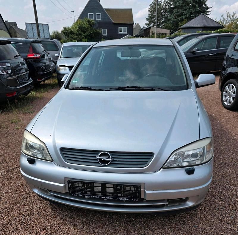 Gebraucht Opel Astra 101 PS (74 kW) 2002 Silber Limousine