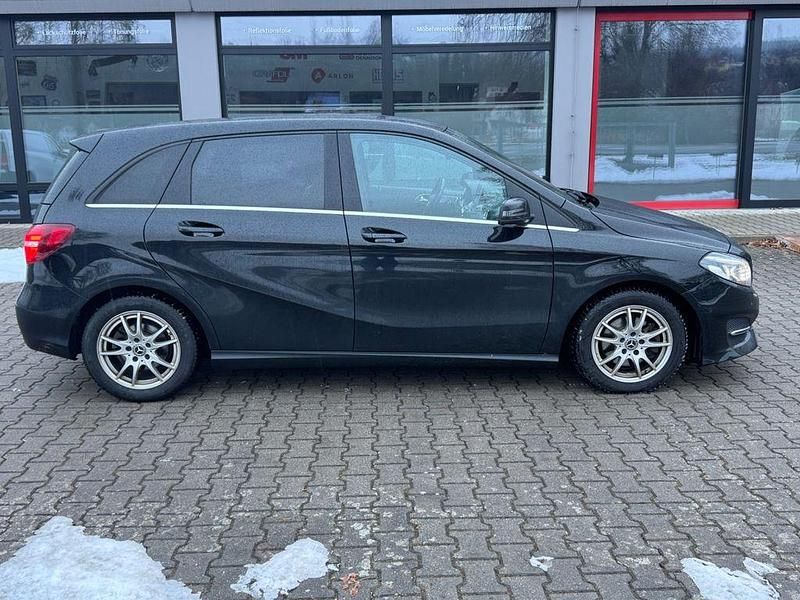 Gebraucht Mercedes B200 Urban 136 PS (100 kW) 2017 Schwarz Van / Kleinbus