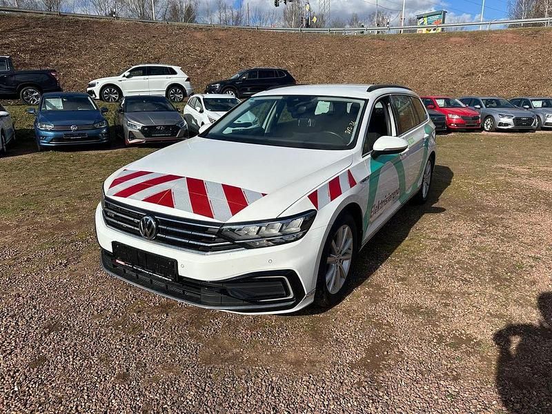 Gebraucht VW Passat GTE 218 PS (160 kW) 2020 Pure white Kombi