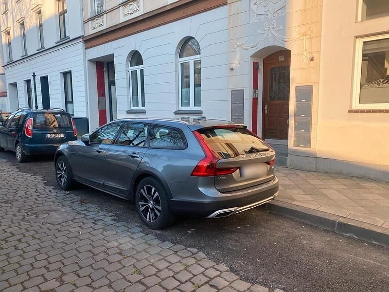 Gebraucht Volvo V90 CC 190 PS (139 kW) 2019 Grau Kombi