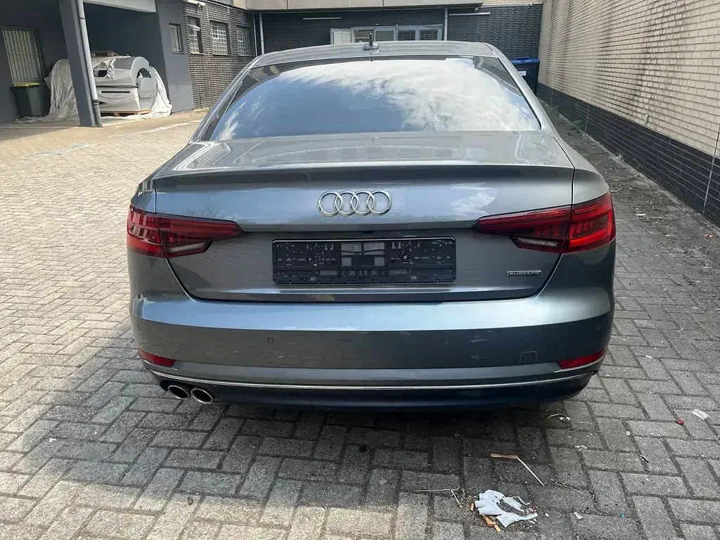 Gebraucht Audi A4 Design 190 PS (139 kW) 2018 Grau Limousine