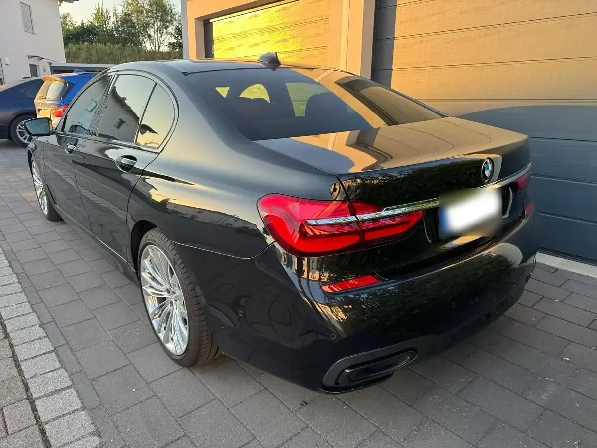 Gebraucht BMW 740 M Sport 320 PS (235 kW) 2016 Schwarz Limousine
