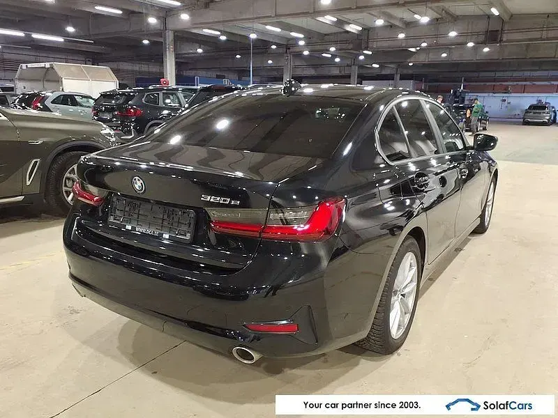 Gebraucht BMW 320e Sport Line 163 PS (119 kW) 2022 Schwarz Limousine