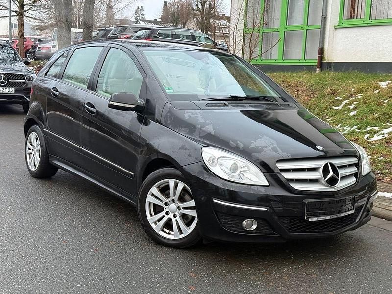 Gebraucht Mercedes B180 109 PS (80 kW) 2010 Schwarz Van / Kleinbus