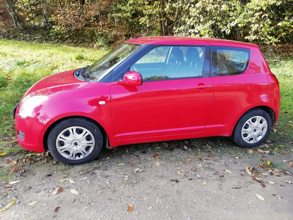 Gebraucht Suzuki Swift 92 PS (67 kW) 2009 Rot Kleinwagen