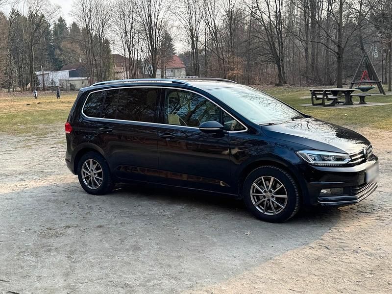 Gebraucht VW Touran Highline 150 PS (110 kW) 2020 Schwarz Van / Kleinbus