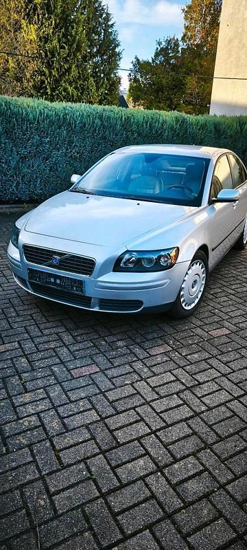 Silber Gebraucht 2004 Volvo S40 Limousine | 1.450 € (Superpreis) - Bild 1/4