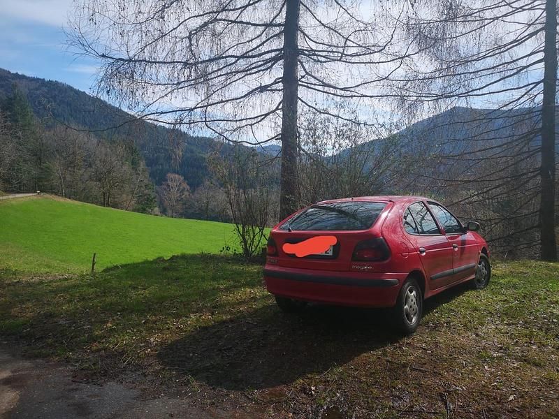 Rot Gebraucht 1999 Renault Mégane Limousine | 1.750 € (Teuer) - Bild 1/4