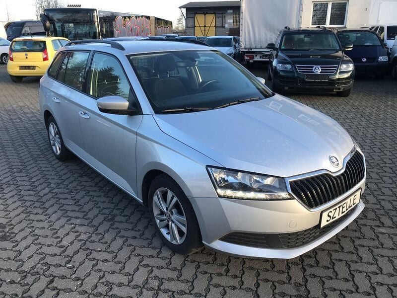 Gebraucht Skoda Fabia Ambition 60 PS (44 kW) 2022 Silber Kleinwagen