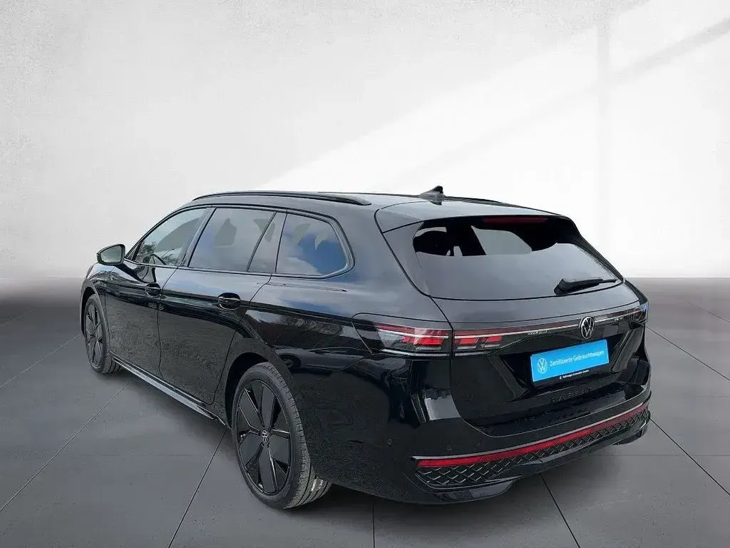 Gebraucht VW Passat R-line 272 PS (200 kW) 2025 Grenadillschwarz metallic Kombi