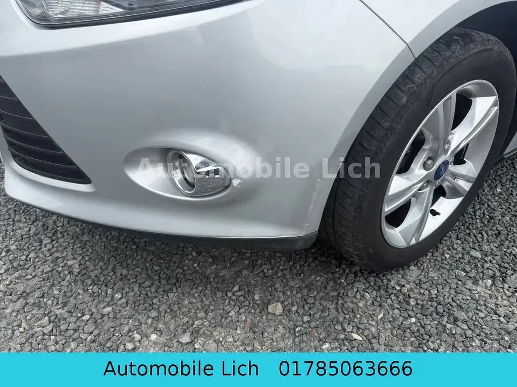 Gebraucht Ford Focus Champions Edition 105 PS (77 kW) 2012 Silber Limousine