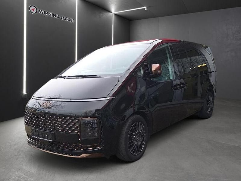 Schwarz Gebraucht 2023 Hyundai Staria Signature Van | 41.470 € (Superpreis) - Bild 1/4