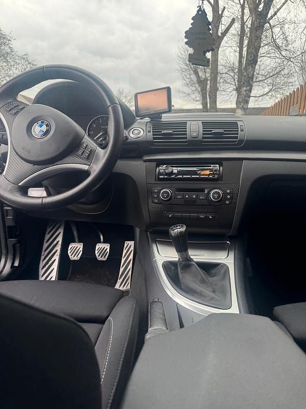 Gebraucht BMW 118 143 PS (105 kW) 2008 Schwarz Kleinwagen