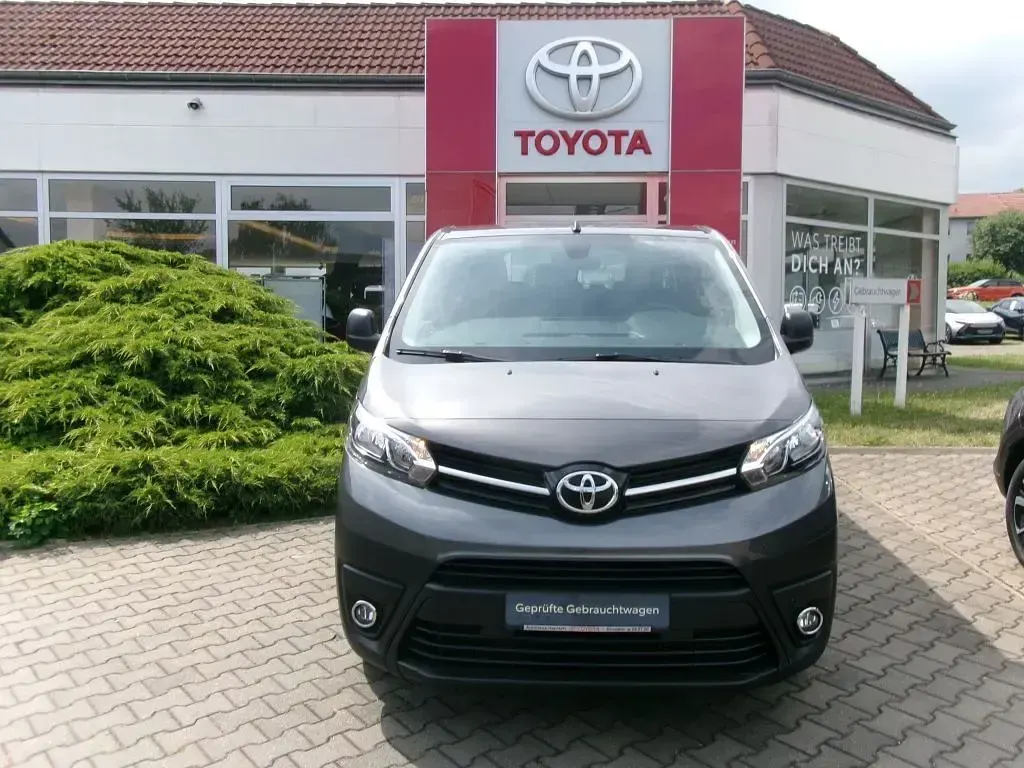 Gebraucht Toyota Proace 120 PS (88 kW) 2022 Grau Van / Kleinbus