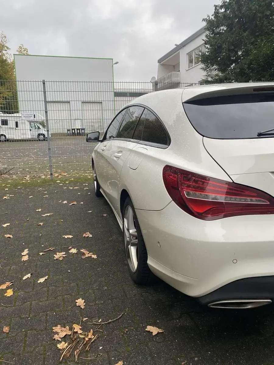 Gebraucht Mercedes CLA200 Shooting Brake 136 PS (100 kW) 2017 Weiß Kombi