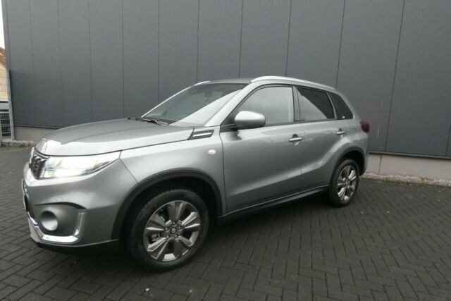Gebraucht Suzuki Vitara 129 PS (94 kW) 2020 Schwarz metallic SUV