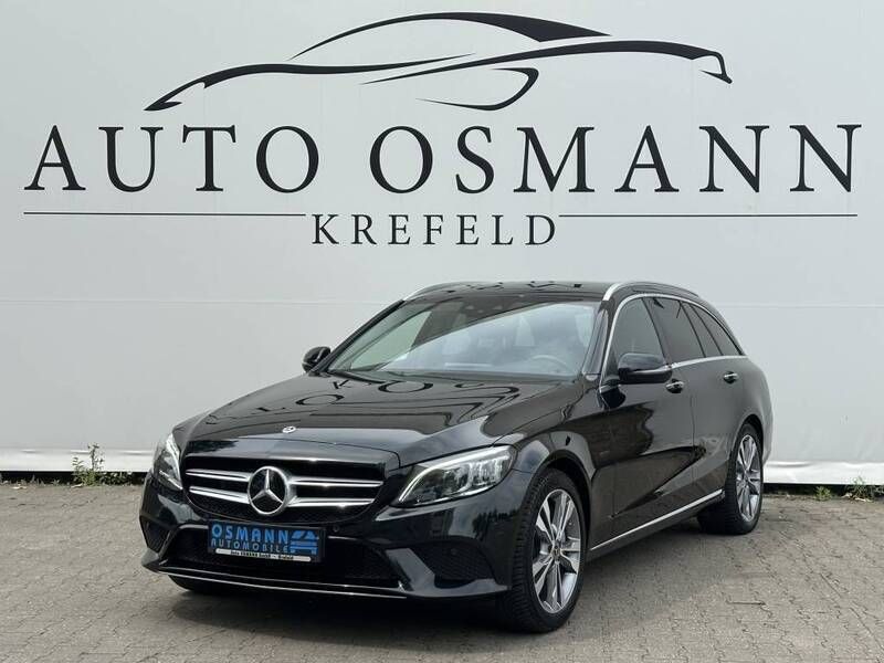 Obsidianschwarz metalliclack Gebraucht 2021 Mercedes C300 Avantgarde Kombi | 26.950 € (Fairer Preis) - Bild 1/4