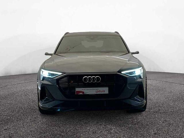 Gebraucht Audi e-tron Comfort 369 kW (503 PS) 2021 Grau SUV